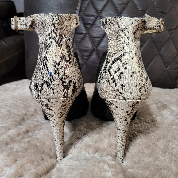 Jessica Simpson Black Booties, Size 7 - Picture 2 of 8